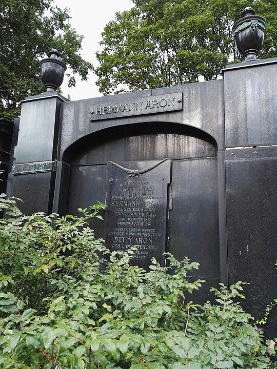 540px-Jüdischer_friedhof_weißensee_02.jpg