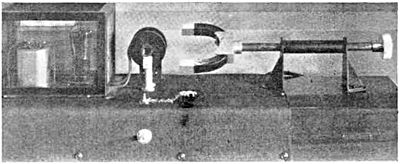 Barkhausen_effect_apparatus.jpg
