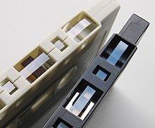 Compact_Cassette_Bandkissen.jpg