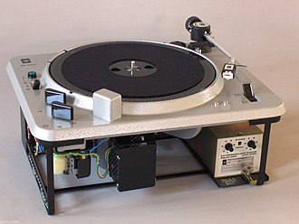 EMT_Studioplattenspieler_930st_Stereo.jpg