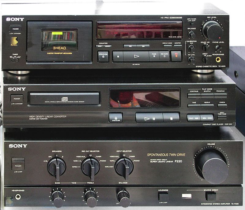 Sony_Kasettenrekorder_Set.jpg
